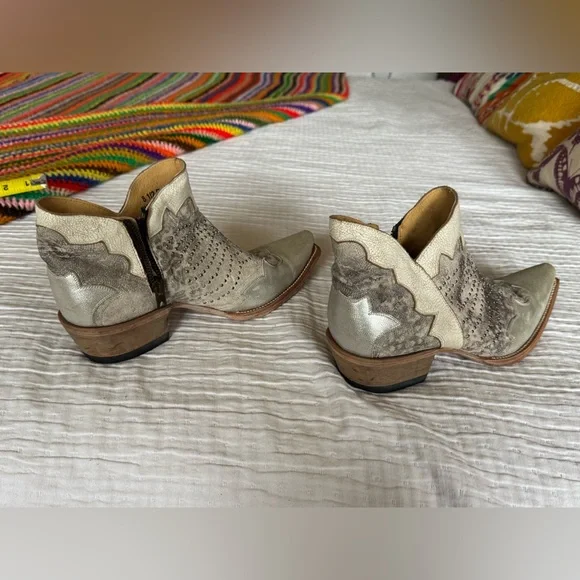 Old Gringo Silver and Cream Ankle Boots - Picture 5 of 10